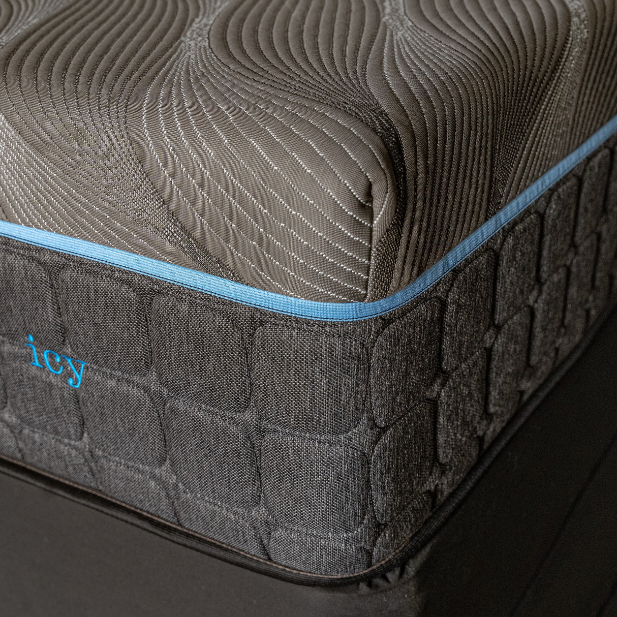 Icy 14' Hybrid Memory Foam Firm Mattress - Premium Cooling Technology