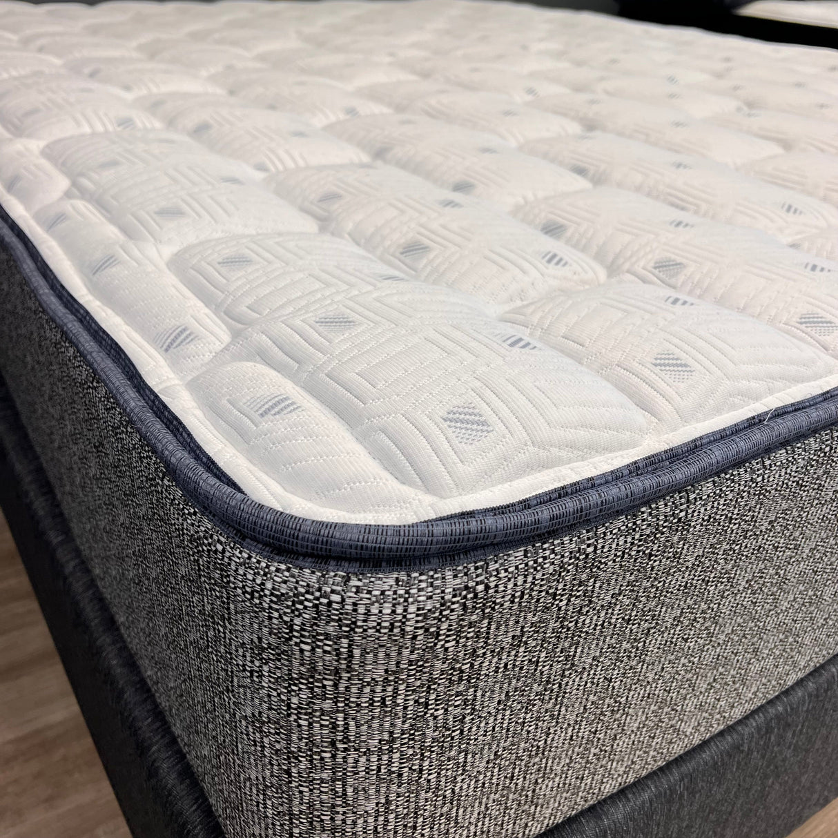 Elite Firm Mattress 12' - Premium Pocket Coil Design