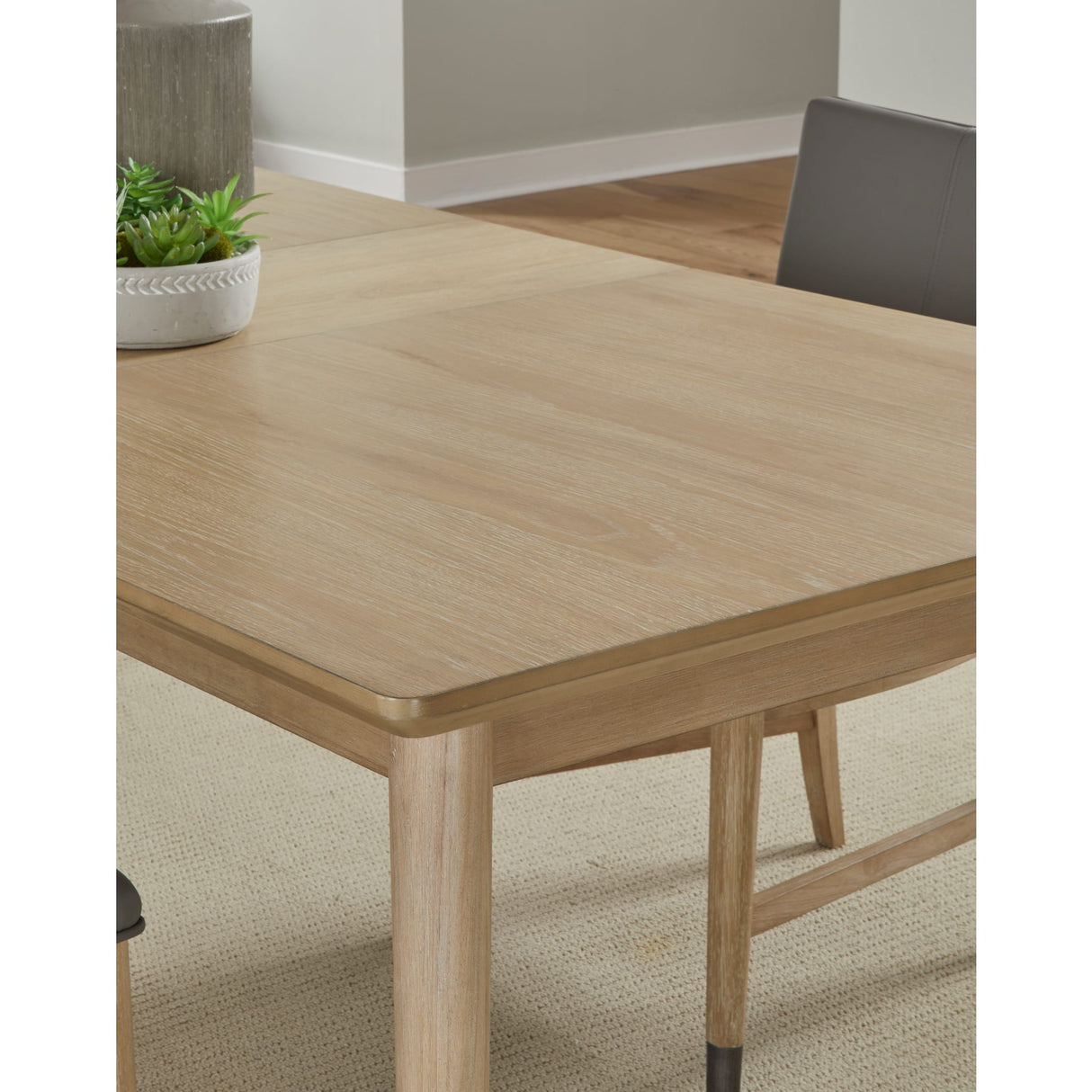 Franklin Extendable White Oak Dining Table in Au Natural