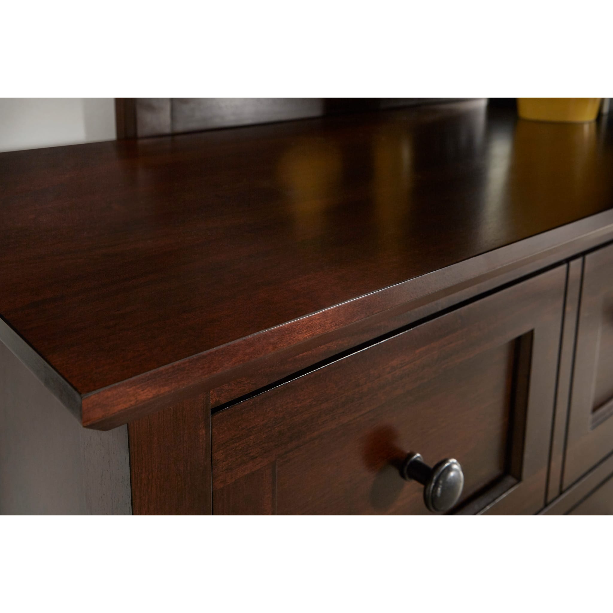 Paragon Eight Drawer Dresser in Truffle