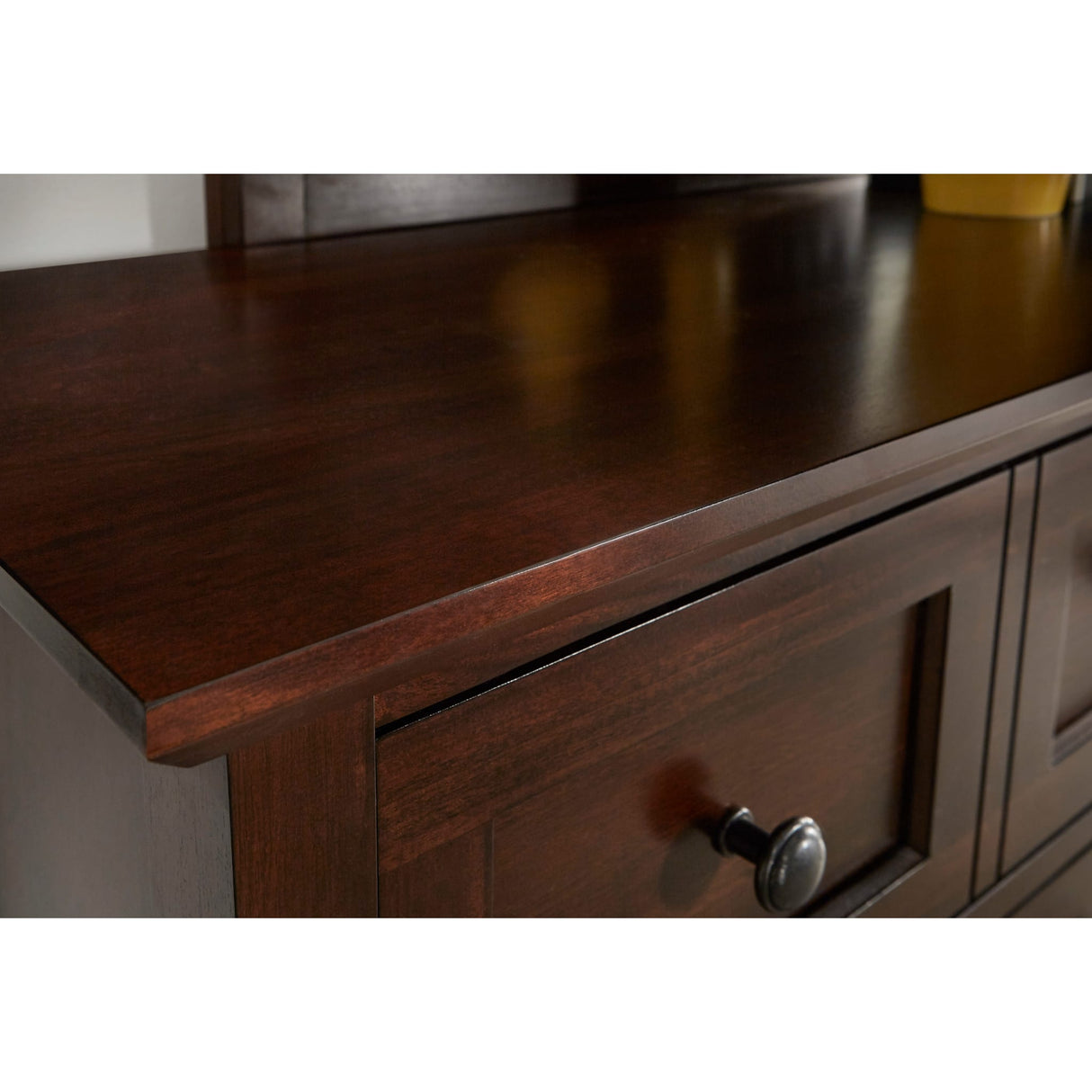Paragon Eight Drawer Dresser in Truffle