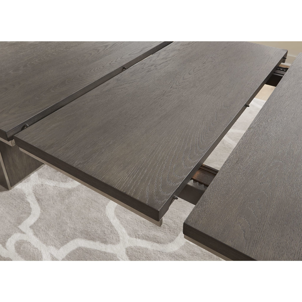 Plata Extension Dining Table in Thunder Grey